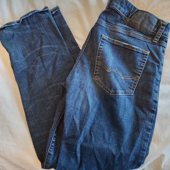 American Eagle 32/32 Extreme Flex 4 Lightly Worn Blue Jeans - Picture 1 of 3